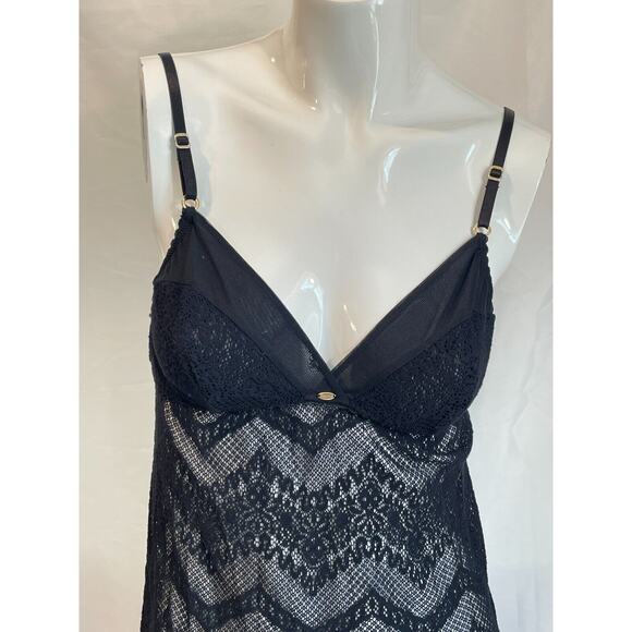 3/$20 Victoria's Secret Very Sexy Sz M Chemise Black Lace Triangle Bra Short - Picture 4 of 9